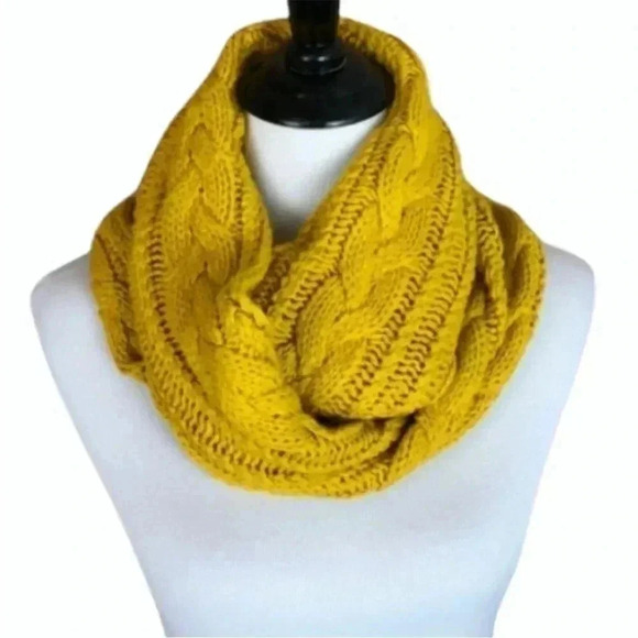 ❤️FREE ❤️Aeropostale Mustard Crochet Cable Knit Scarf - Picture 1 of 4